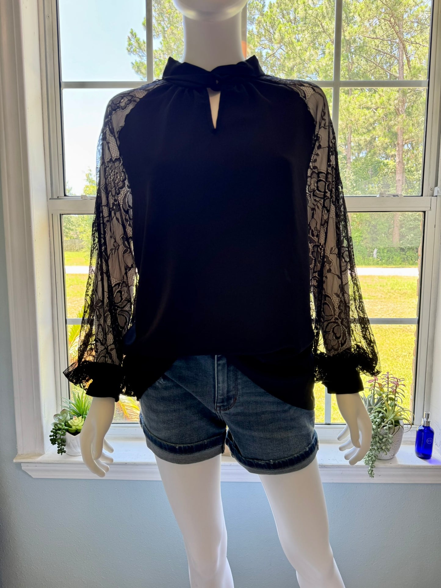 Keyhole Lace Sleeve Blouse
